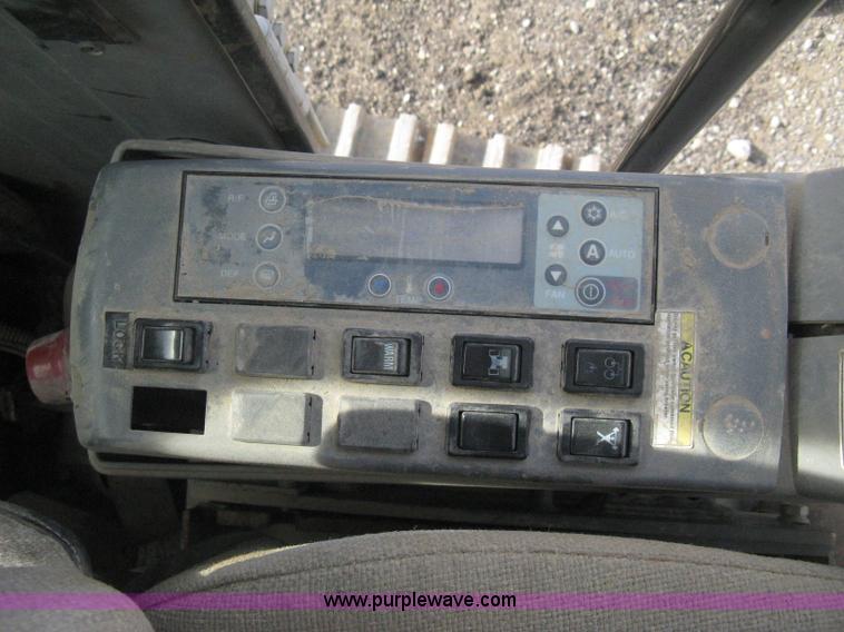 image for item H4319 2001 Kobelco SK330LC Dynamic Acera excavator