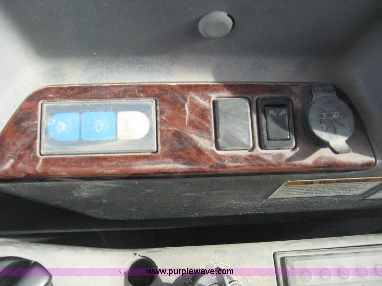 image for item H4319 2001 Kobelco SK330LC Dynamic Acera excavator