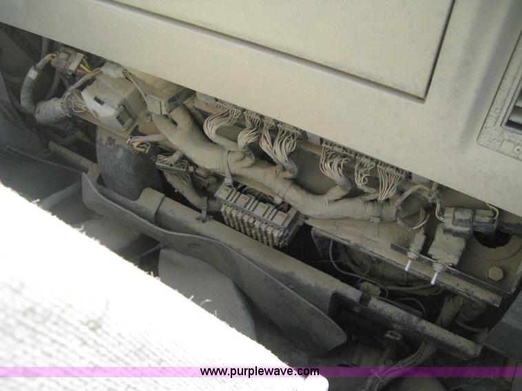 image for item H4319 2001 Kobelco SK330LC Dynamic Acera excavator