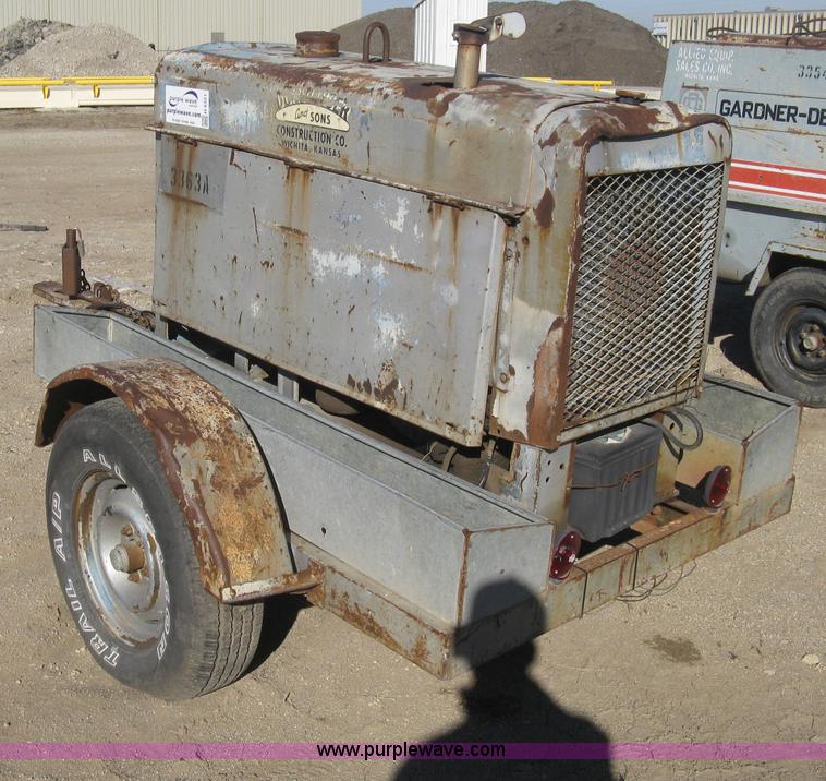 image for item H4321 Lincoln SA200 welder