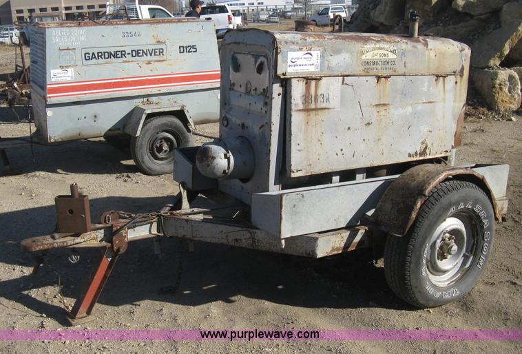 image for item H4321 Lincoln SA200 welder