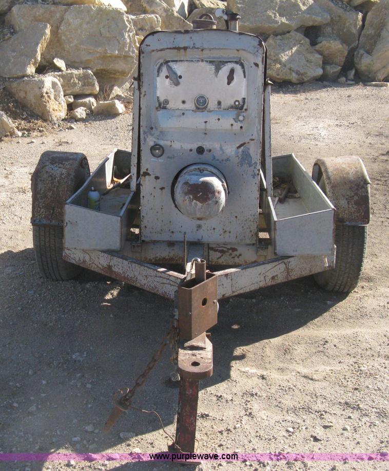 image for item H4321 Lincoln SA200 welder