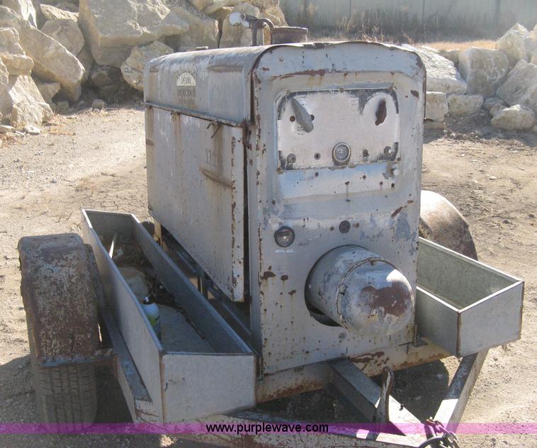 image for item H4321 Lincoln SA200 welder