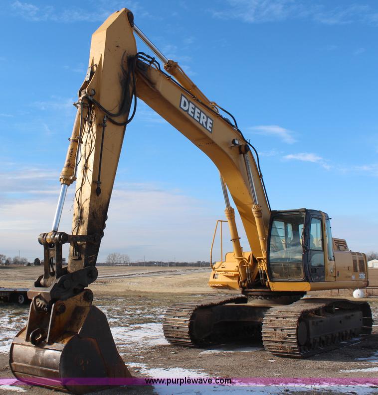 image for item H7789 2003 John Deere 370C excavator