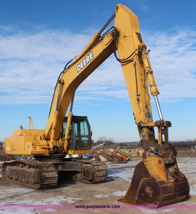 image for item H7789 2003 John Deere 370C excavator