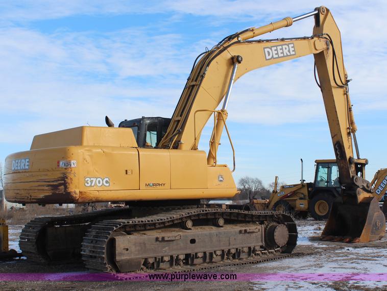 image for item H7789 2003 John Deere 370C excavator