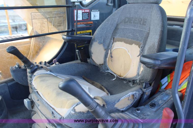 image for item H7789 2003 John Deere 370C excavator