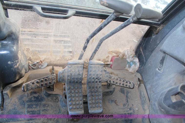 image for item H7789 2003 John Deere 370C excavator