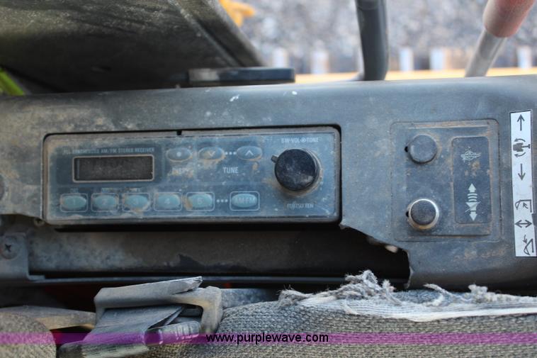 image for item H7789 2003 John Deere 370C excavator