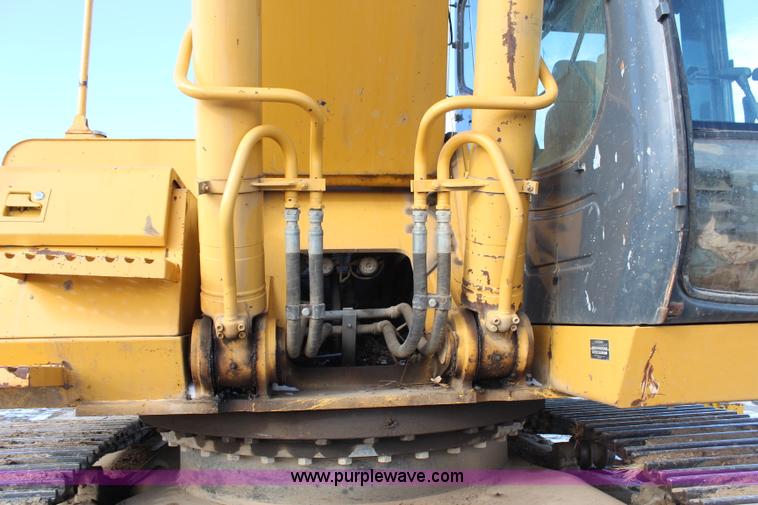 image for item H7789 2003 John Deere 370C excavator
