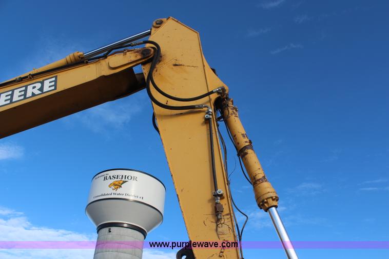 image for item H7789 2003 John Deere 370C excavator