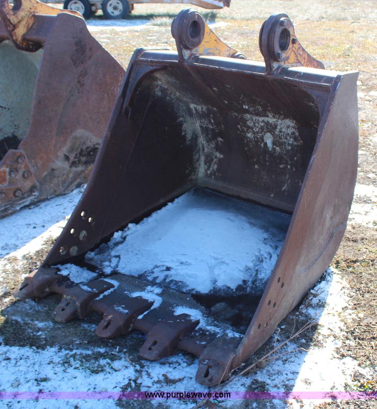 image for item H7843 46" five tooth excavator bucket