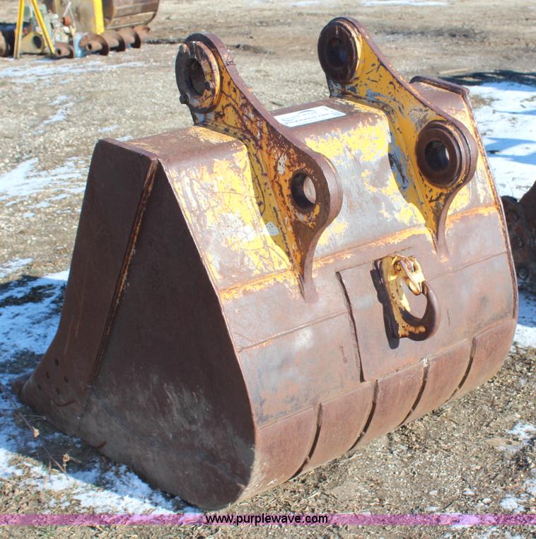 image for item H7843 46" five tooth excavator bucket