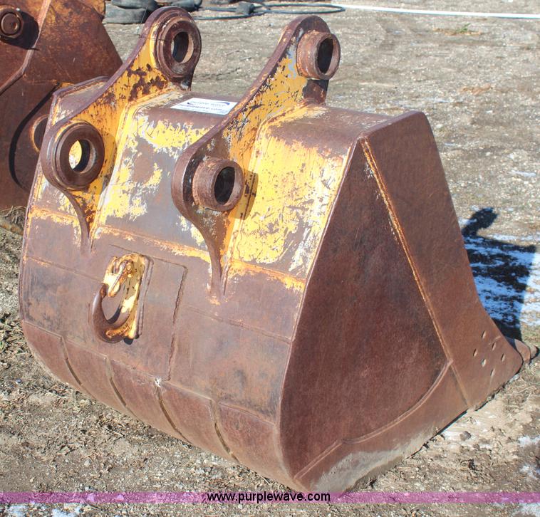 image for item H7843 46" five tooth excavator bucket