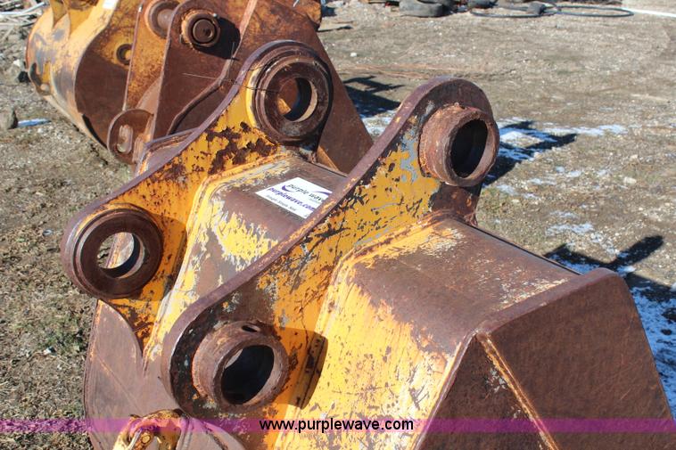 image for item H7843 46" five tooth excavator bucket