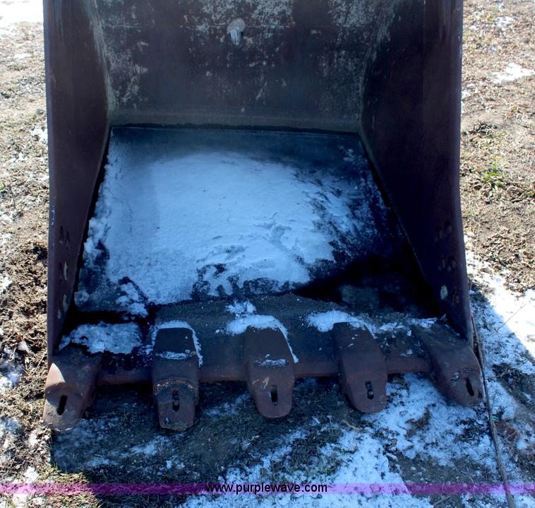 image for item H7843 46" five tooth excavator bucket