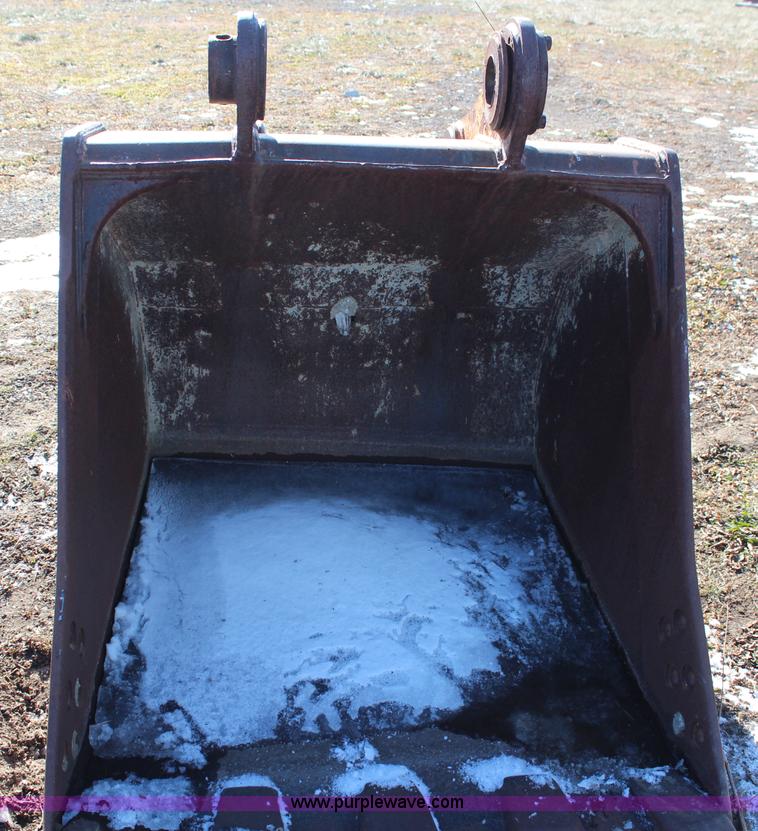 image for item H7843 46" five tooth excavator bucket