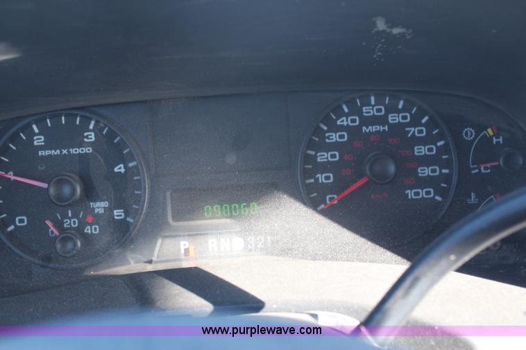 image for item H7847 2006 Ford F550 utility truck