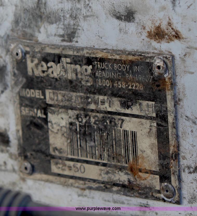 image for item H7847 2006 Ford F550 utility truck