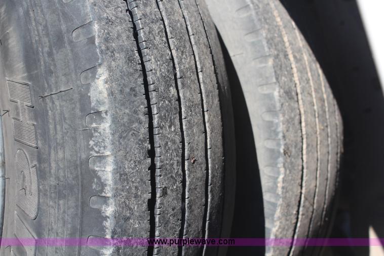 image for item H7847 2006 Ford F550 utility truck