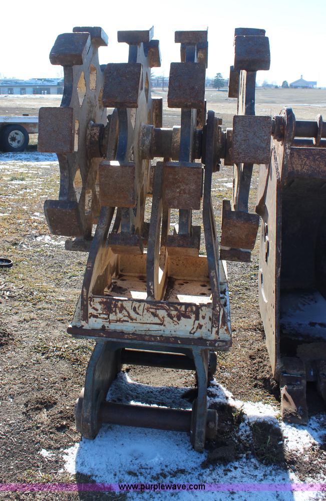 image for item H7852 TAG 36" compacting wheel