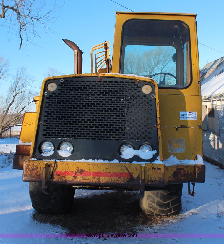 image for item H7856 1978 John Deere 762 scraper