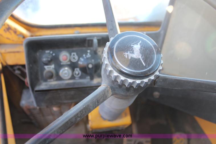 image for item H7856 1978 John Deere 762 scraper