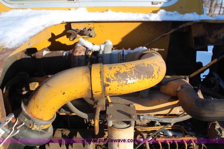 image for item H7856 1978 John Deere 762 scraper