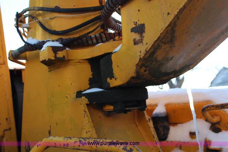 image for item H7856 1978 John Deere 762 scraper