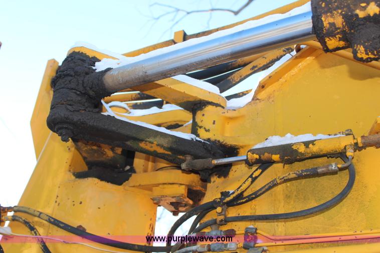 image for item H7856 1978 John Deere 762 scraper