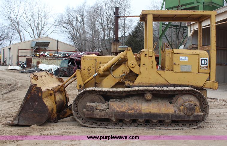 image for item H7882 1968 Caterpillar 951B track loader