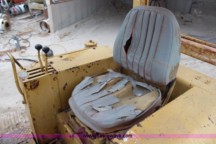 image for item H7882 1968 Caterpillar 951B track loader