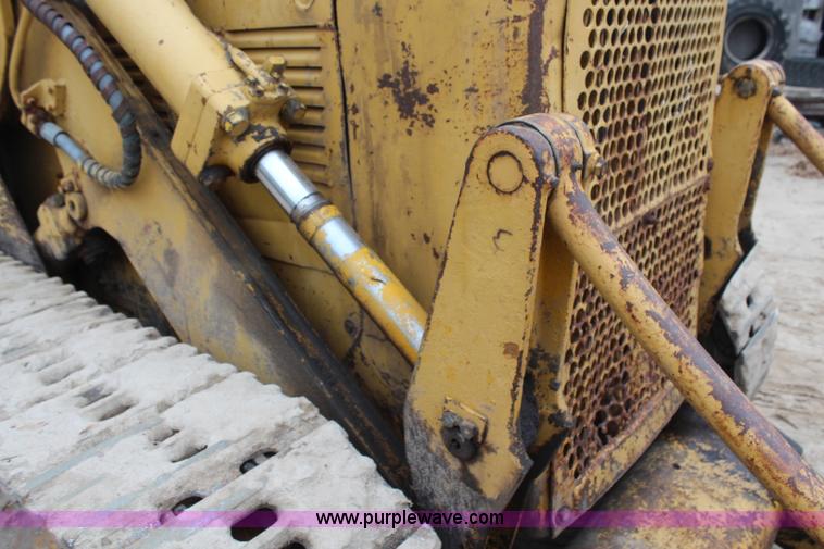 image for item H7882 1968 Caterpillar 951B track loader