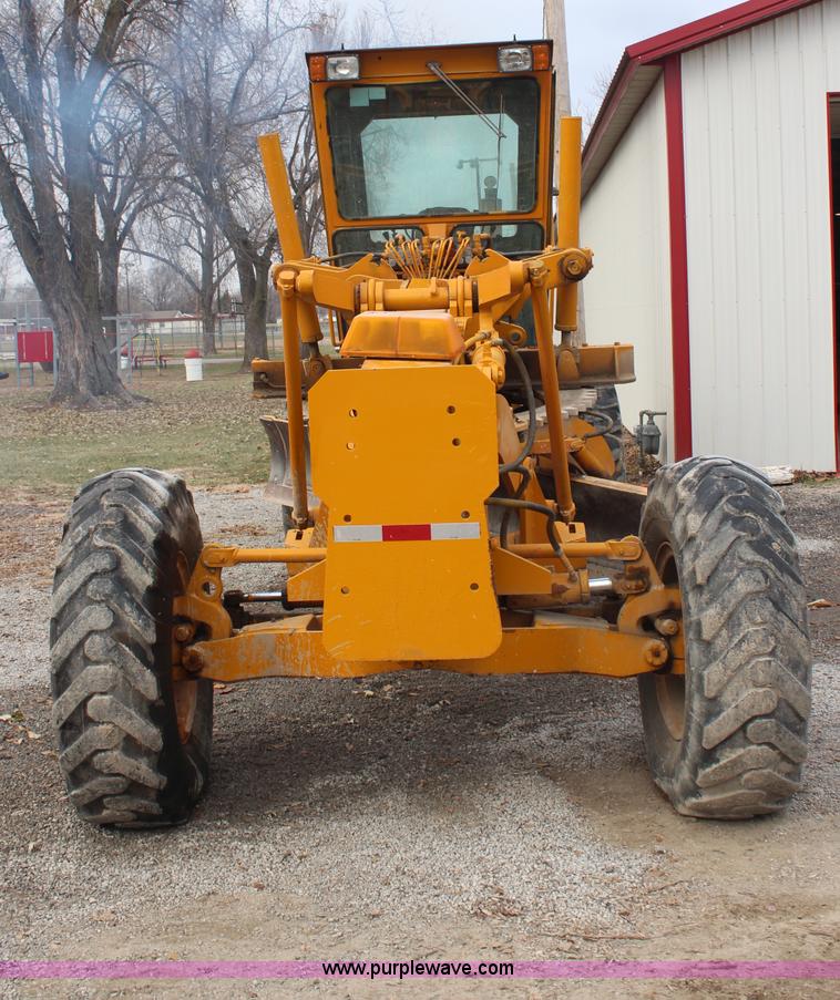image for item H7933 1988 Champion 710A articulated motor grader