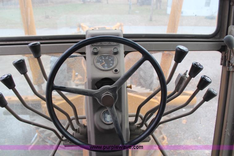 image for item H7933 1988 Champion 710A articulated motor grader