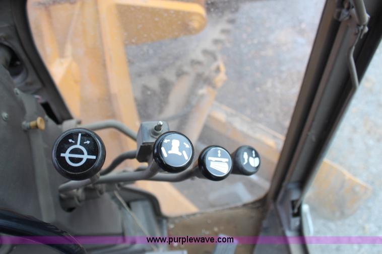 image for item H7933 1988 Champion 710A articulated motor grader