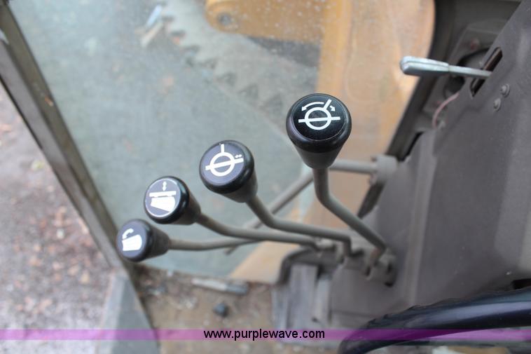 image for item H7933 1988 Champion 710A articulated motor grader