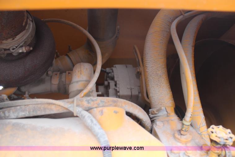 image for item H7933 1988 Champion 710A articulated motor grader