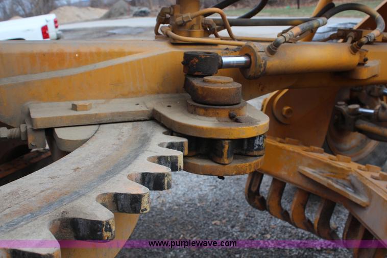 image for item H7933 1988 Champion 710A articulated motor grader