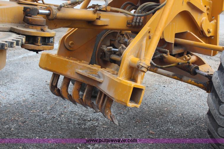 image for item H7933 1988 Champion 710A articulated motor grader