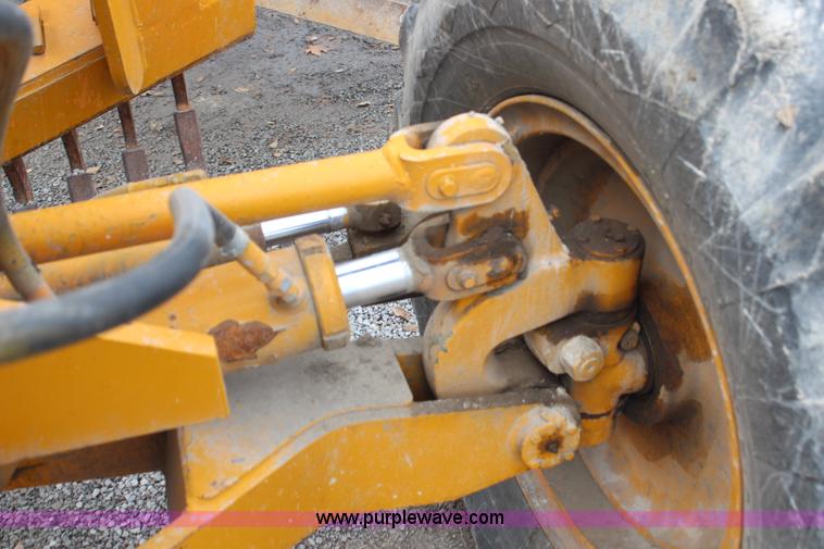 image for item H7933 1988 Champion 710A articulated motor grader