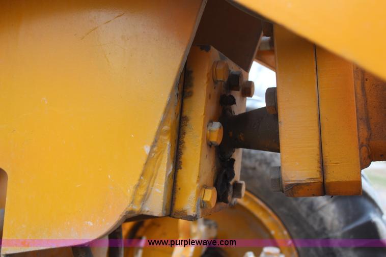 image for item H7933 1988 Champion 710A articulated motor grader