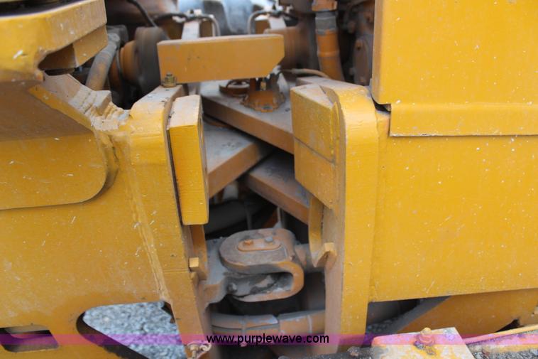 image for item H7933 1988 Champion 710A articulated motor grader