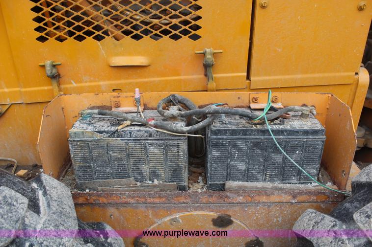 image for item H7933 1988 Champion 710A articulated motor grader