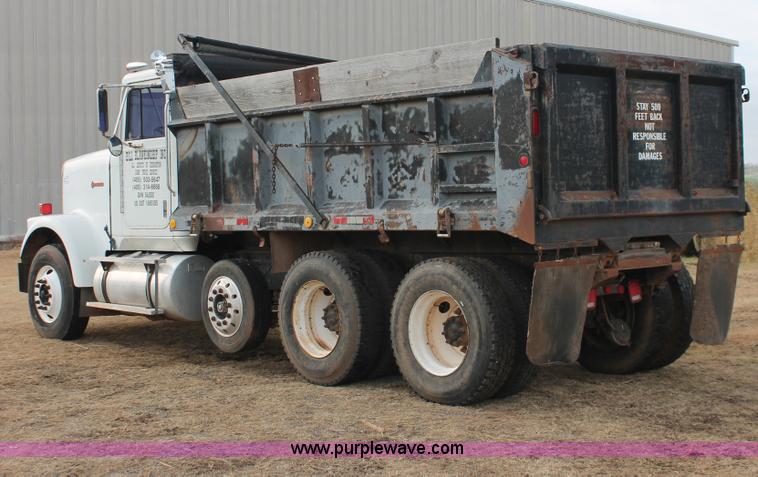 image for item H8388 1987 International F9370 triple axle dump truck