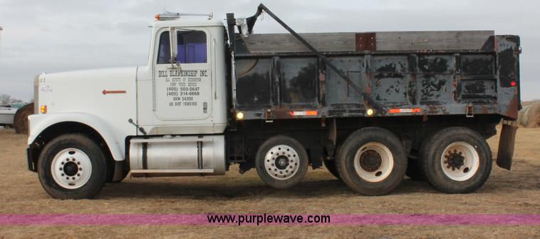 image for item H8388 1987 International F9370 triple axle dump truck