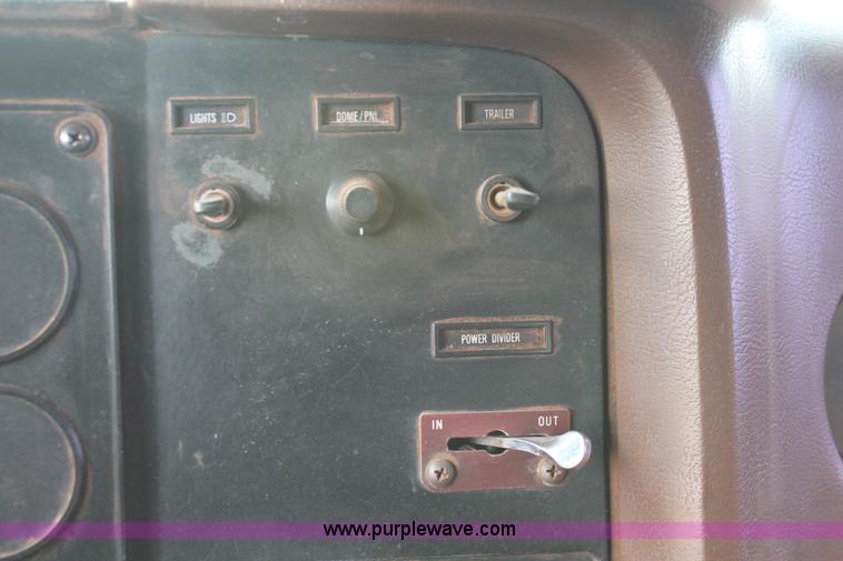 image for item H8388 1987 International F9370 triple axle dump truck