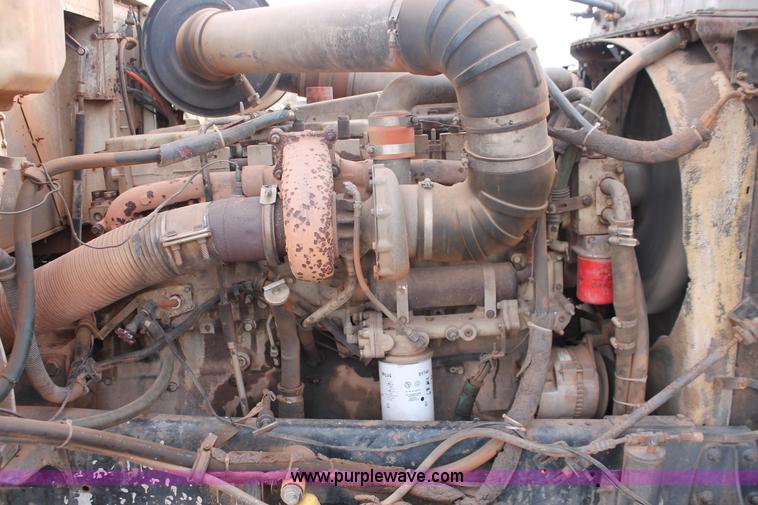 image for item H8388 1987 International F9370 triple axle dump truck