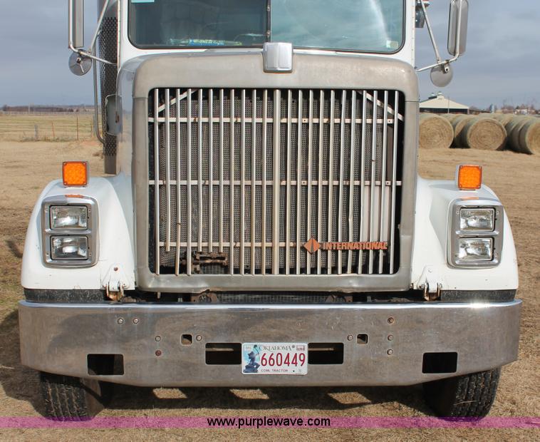 image for item H8388 1987 International F9370 triple axle dump truck