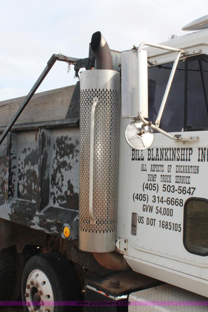 image for item H8388 1987 International F9370 triple axle dump truck